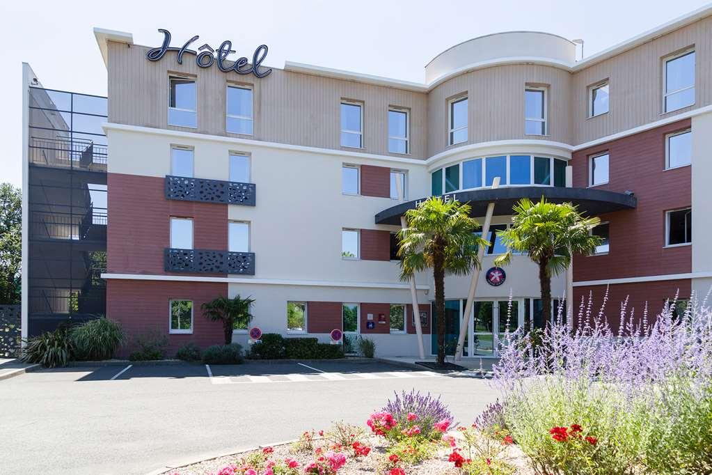 The Originals Boutique Hotel Restaurant Saint James, Montaigu-Vendee Exteriör bild
