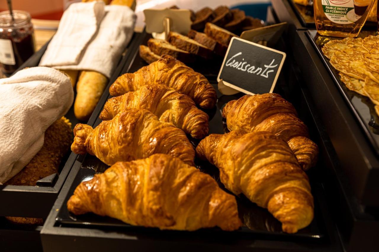 The Originals Boutique Hotel Restaurant Saint James, Montaigu-Vendee Exteriör bild