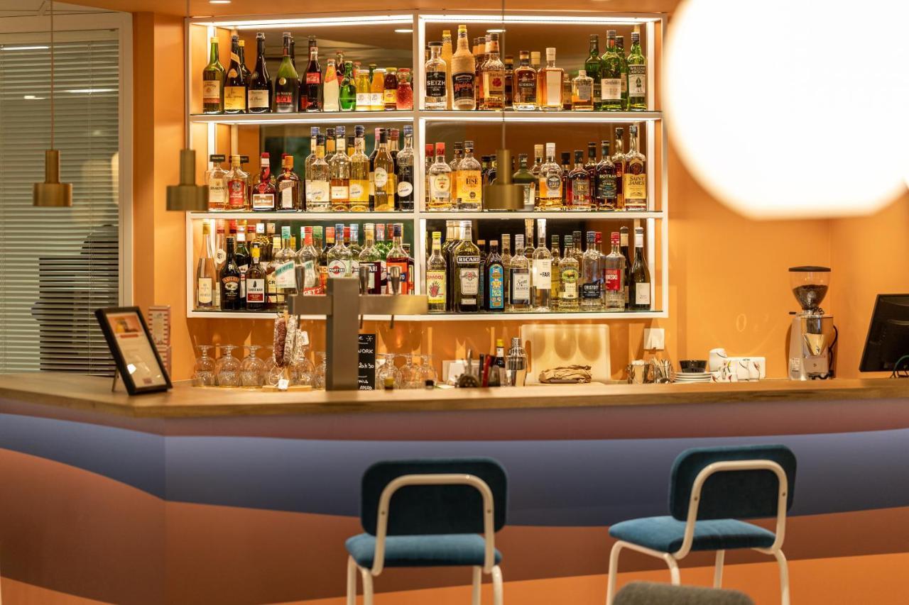 The Originals Boutique Hotel Restaurant Saint James, Montaigu-Vendee Exteriör bild
