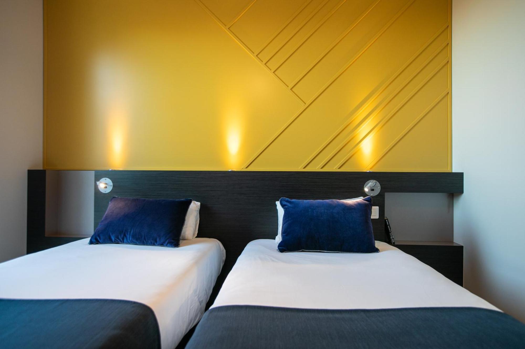 The Originals Boutique Hotel Restaurant Saint James, Montaigu-Vendee Exteriör bild