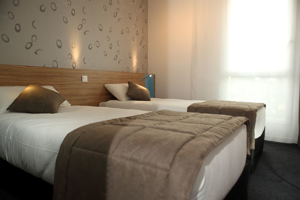 The Originals Boutique Hotel Restaurant Saint James, Montaigu-Vendee Exteriör bild