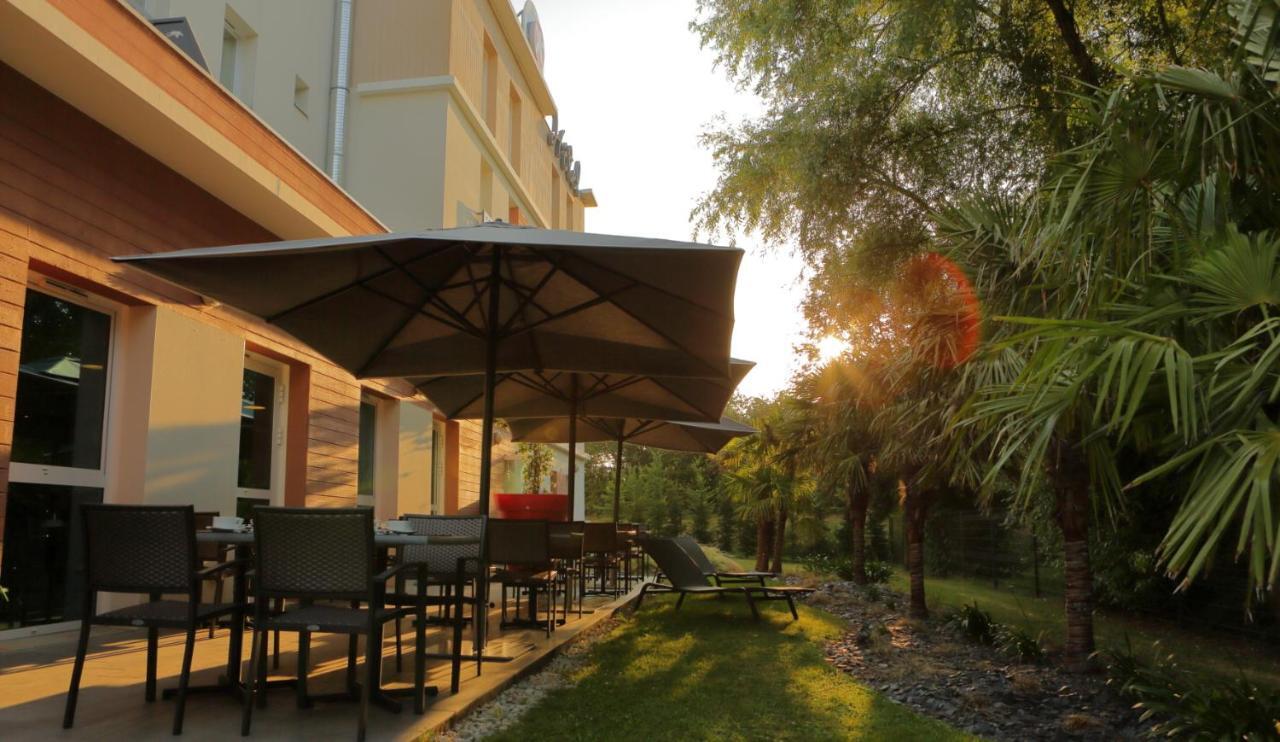 The Originals Boutique Hotel Restaurant Saint James, Montaigu-Vendee Exteriör bild